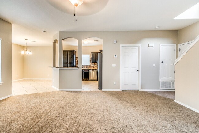 Foto del edificio - Gorgeous 4 Bedroom Home In Horizon with Refrigerated Air!