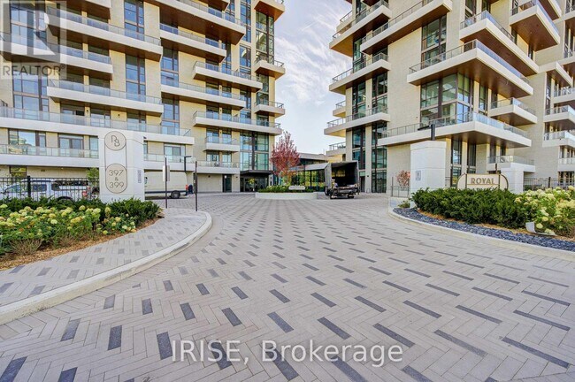 Building Photo - 399 Royal Orchard Blvd