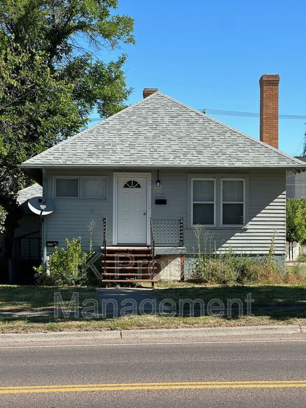Building Photo - 1727 8th Ave N