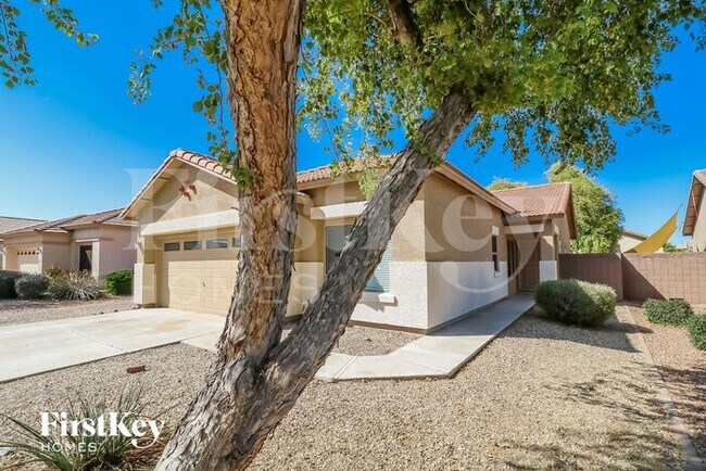 Foto del edificio - 14620 W Watson Ln