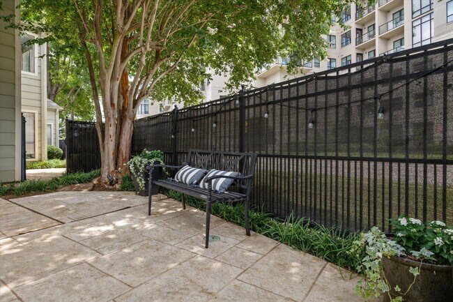 Foto del edificio - 6310 Arnot St