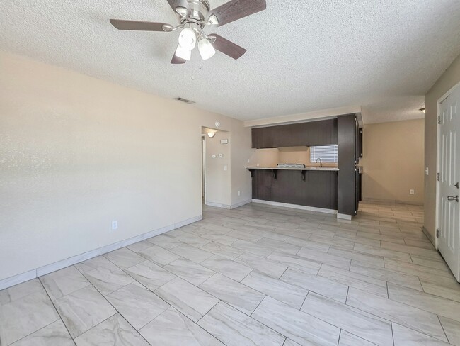 Building Photo - 2704 Villalovos Ct