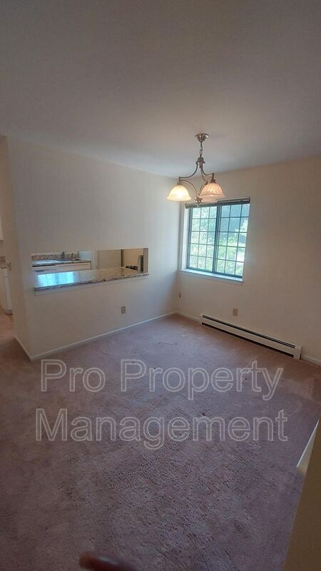 Foto del edificio - 28 Andover Ct