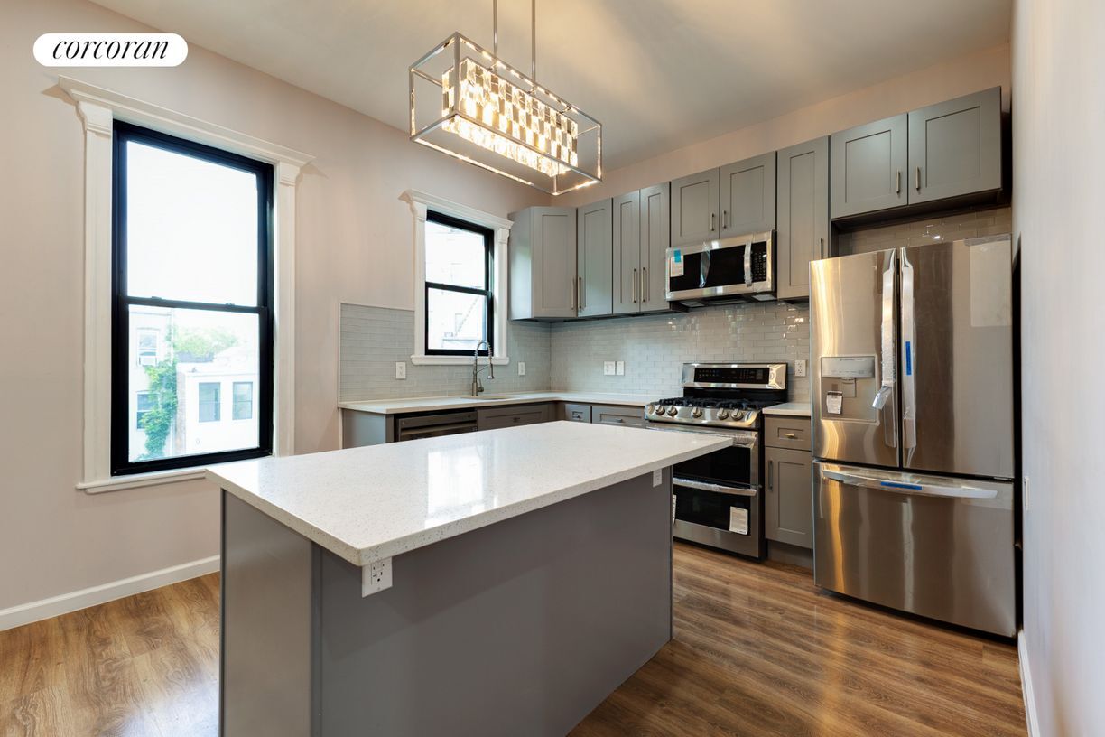 Foto principal - 741 Decatur St