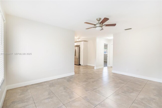 Foto del edificio - 8172 NW 67th Ave