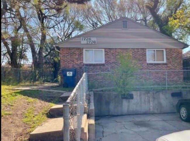 Building Photo - 1724 N Lorraine Ave