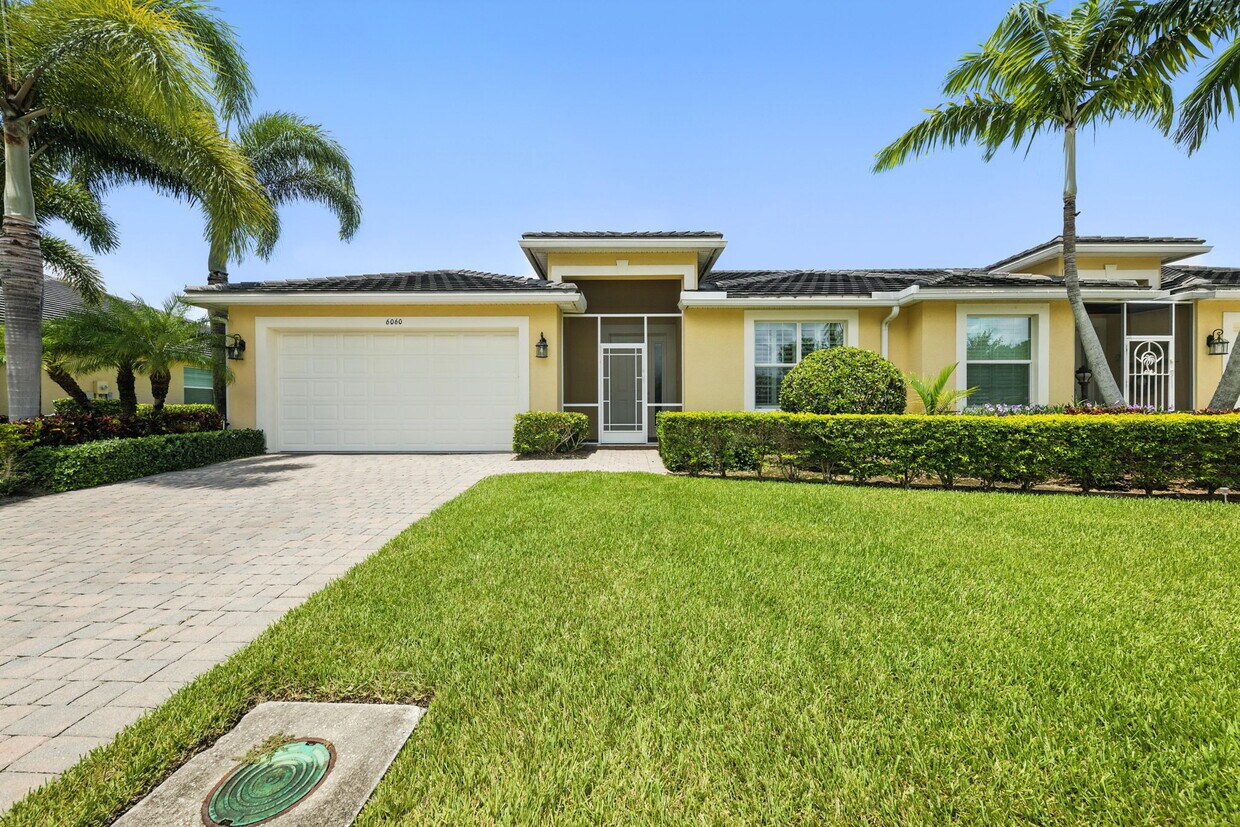 Foto principal - 6060 NW Cullen Way