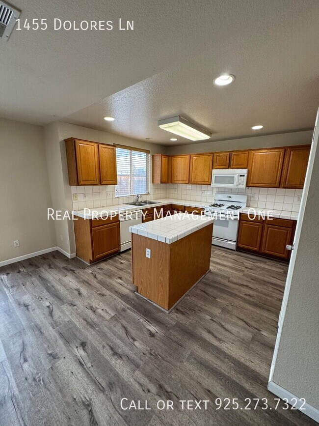 Foto del edificio - 1455 Dolores Ln