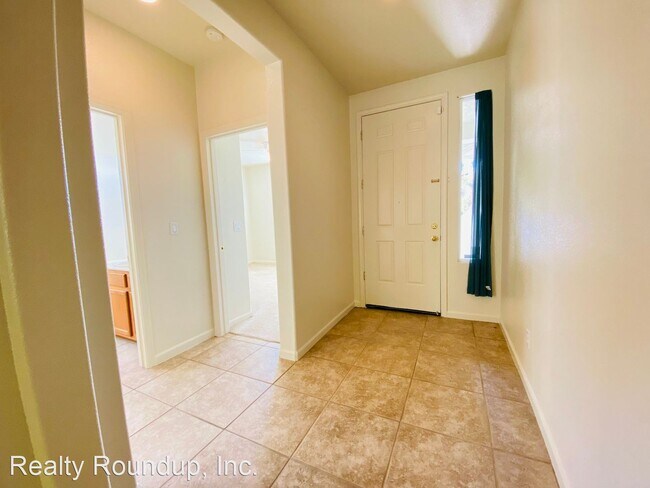 Building Photo - 3 br, 2 bath House - 3017 Tree Swallow Cir