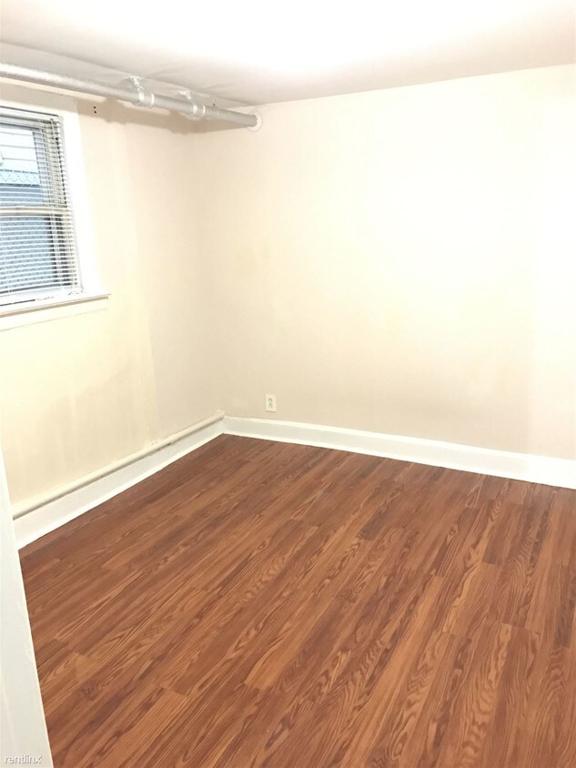 Foto principal - 8112 25th Ave