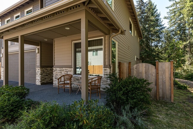 Building Photo - 2934 SW Crestwood Dr