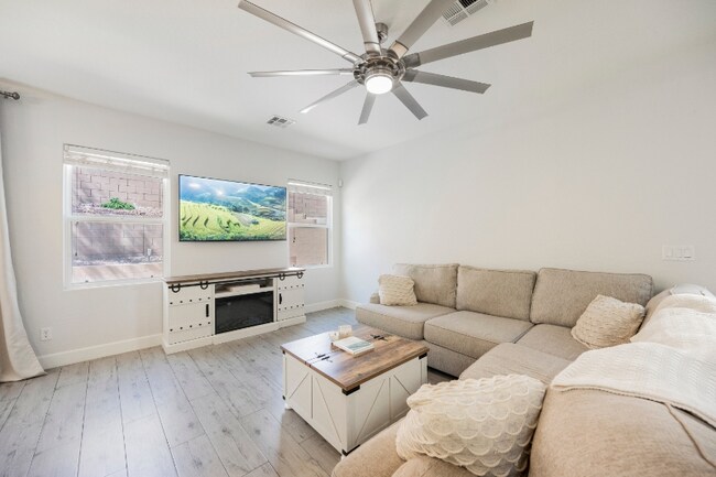 Building Photo - 7333 Chesapeake Cove St