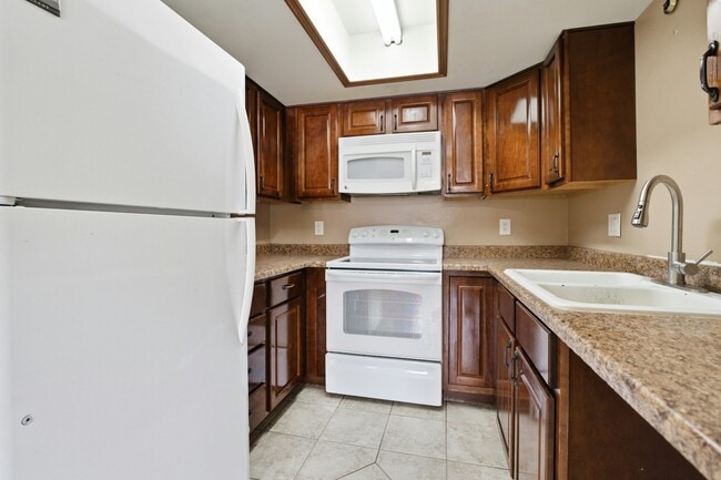 Building Photo - 618 S 500 W St