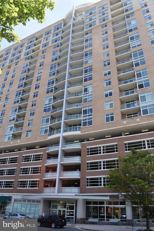 Foto del edificio - 5750 Bou Ave