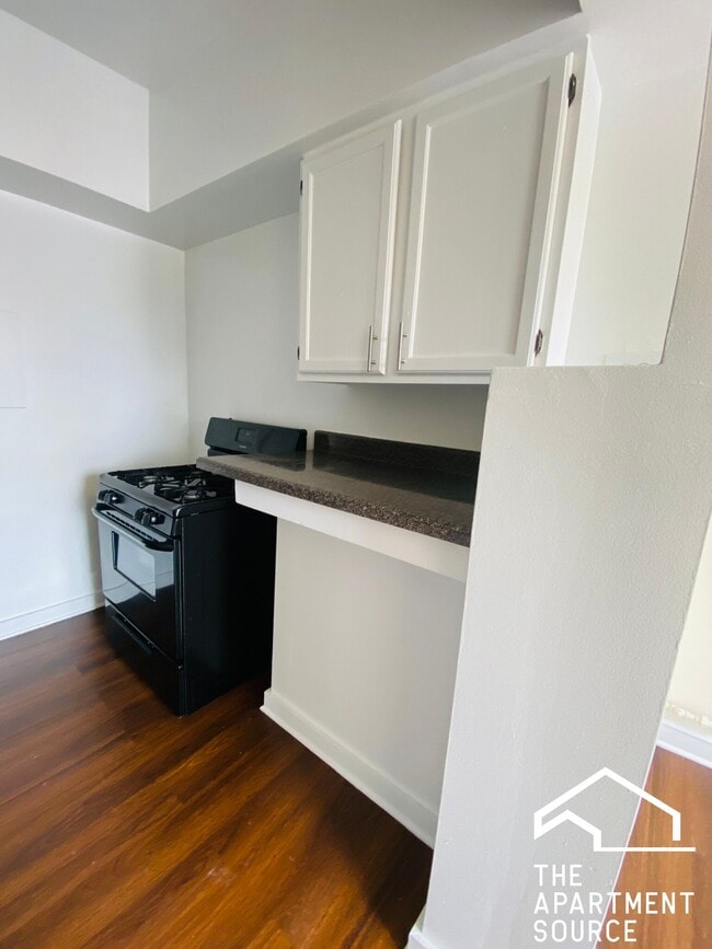 Photo - 1550 W 95th St Apartment