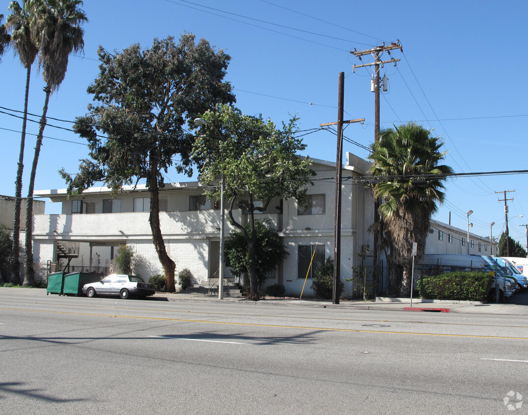 Primary Photo - Woodruff Ave Apartments