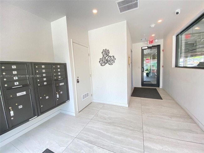 Photo - 1950 Fletcher St Apartment