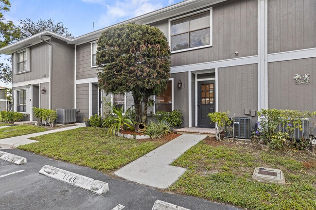 Foto del edificio - 814 Hill Dr
