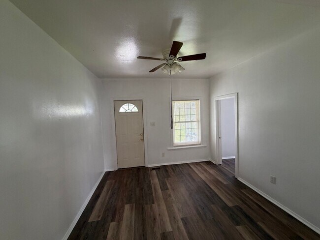 Foto del edificio - 309-311 Delaware Ave