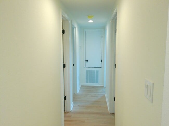 Building Photo - 306 Allison Dr