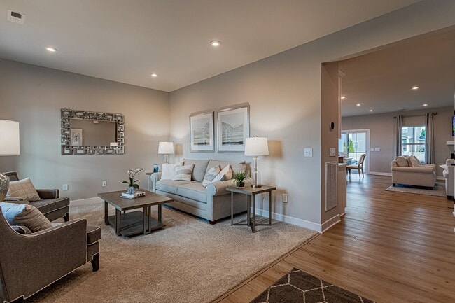 Building Photo - 4 bedroom, 2.5 bathroom with Bonus in the ...