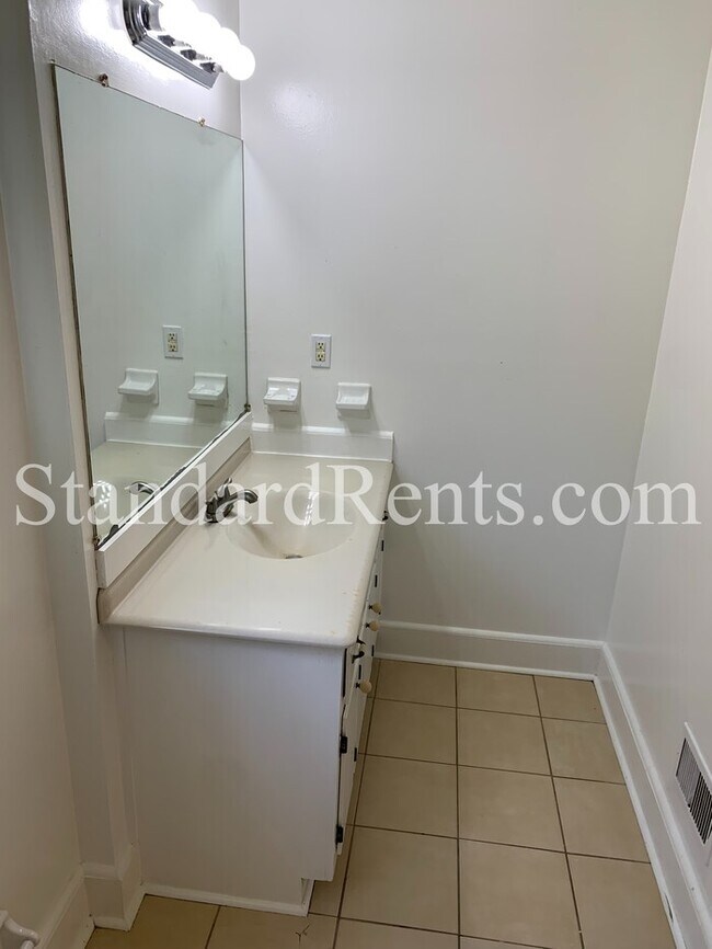 Foto del edificio - 2784 Rex Rd