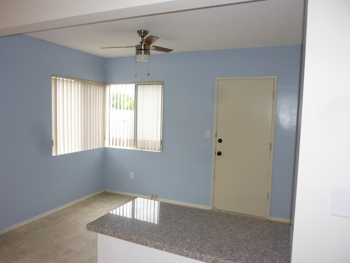 Foto principal - 1435 Manhattan Beach Blvd