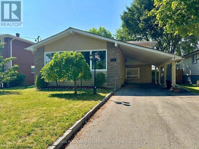 Photo du bâtiment - 775 Ascot Ave