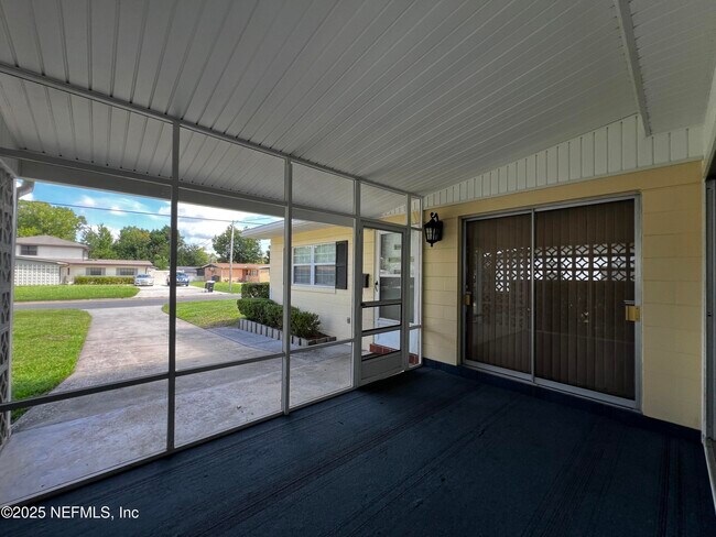 Building Photo - 11505 Inez Dr
