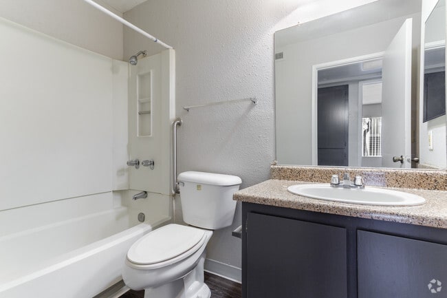 Interior Photo - Carmel Pointe