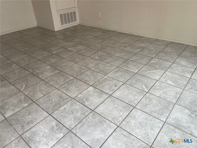 Foto del edificio - 2712 Vernice Loop