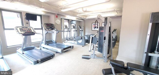 Foto del edificio - 777 7th St NW