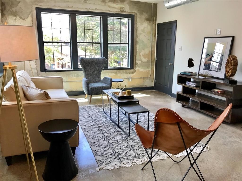 Foto principal - 6825 Avenue C