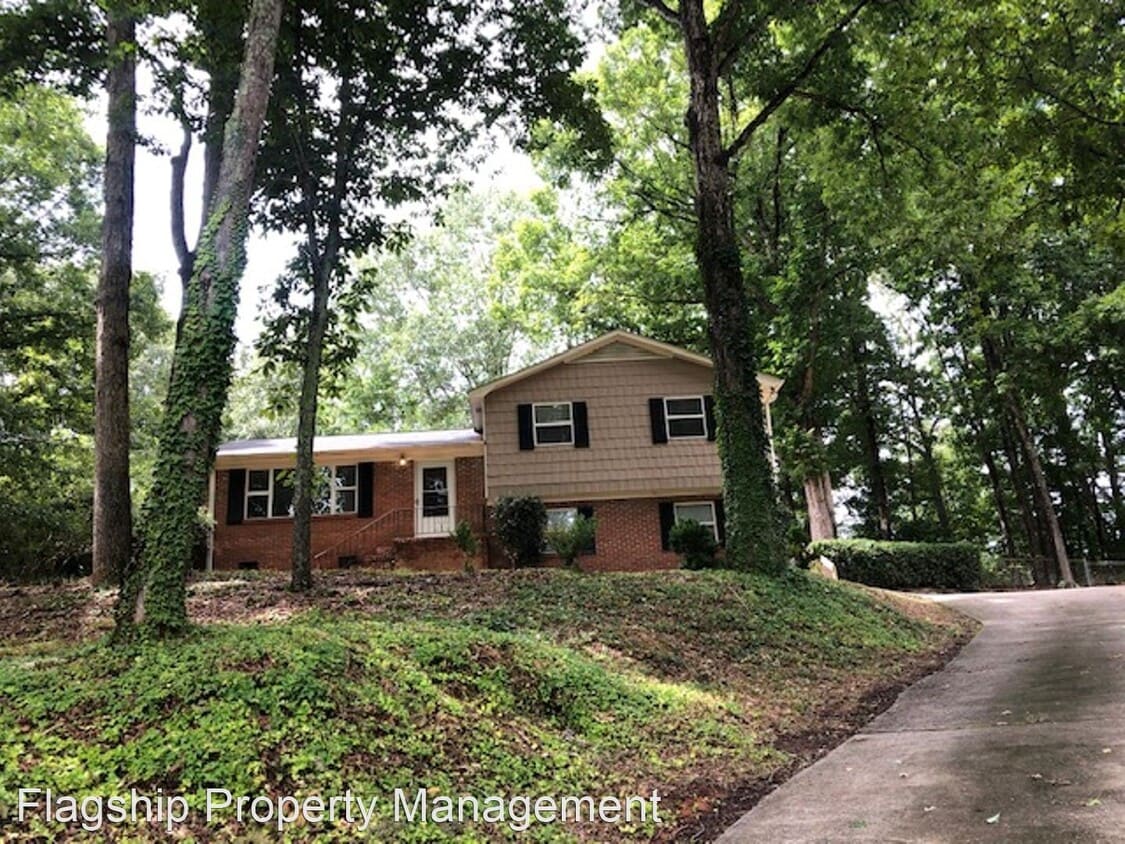 Primary Photo - 4 br, 2.5 bath House - 15 Carriage Court