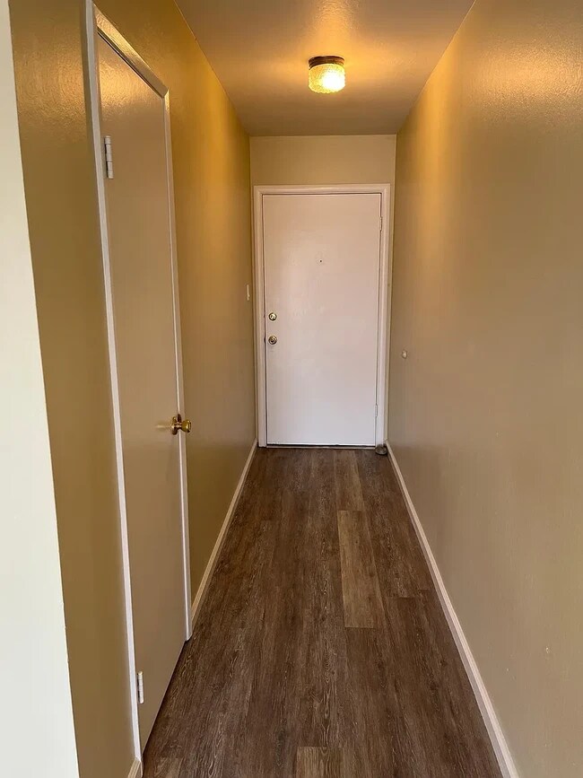 Building Photo - 771 Opal Dr