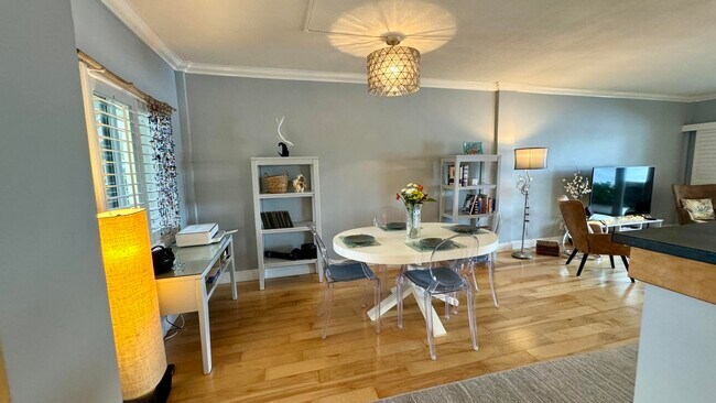 Foto del edificio - 6520 N Ocean Blvd
