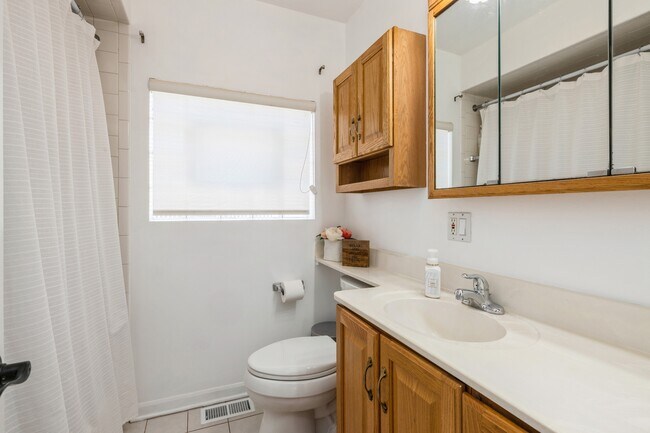 Building Photo - 2437 Burr Oak Ave