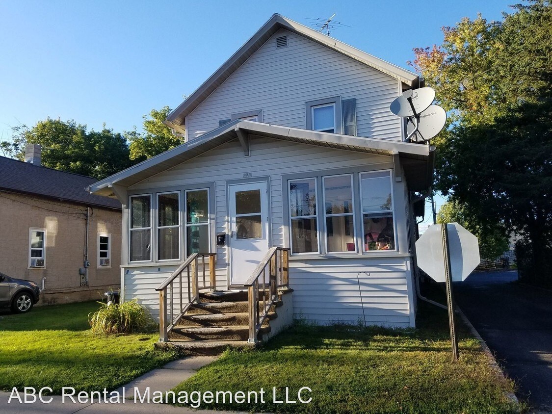 3 br, 1 bath Apartment 818 6th Ave Apartment for Rent in Antigo, WI