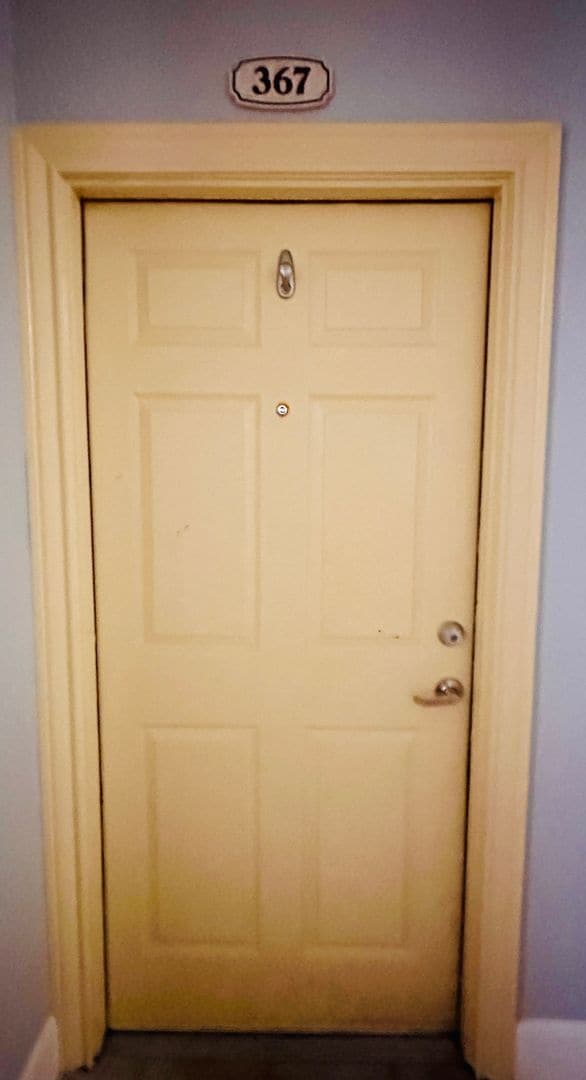 Photo - Elegant 1Brm 1Ba wood floors, quartz counters and more! Apartment