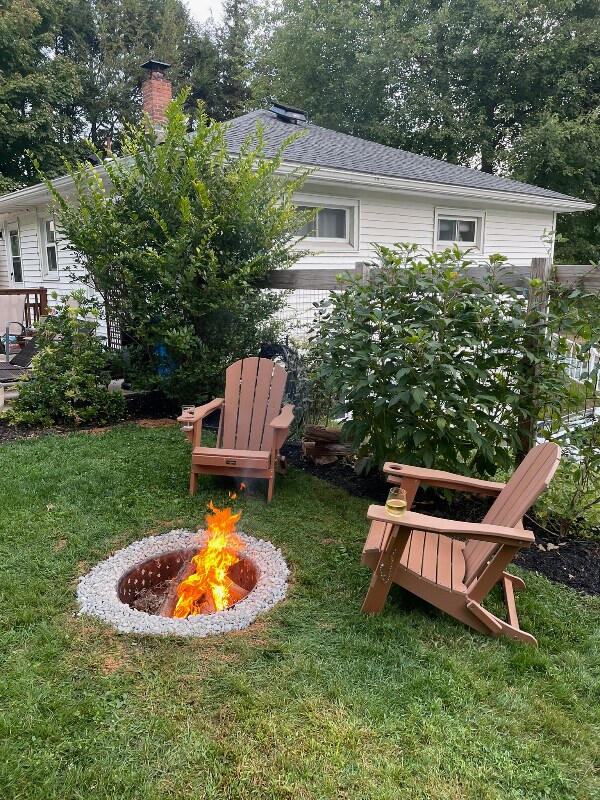 Foto del edificio - 4 Maplewood Dr