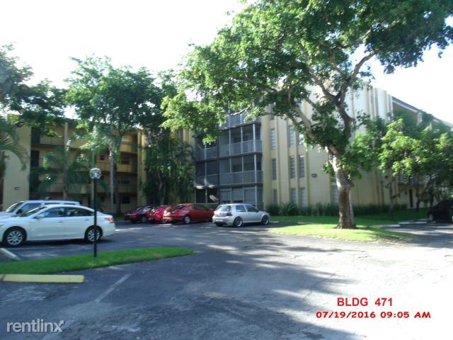 Primary Photo - 471 N Pine Island Rd