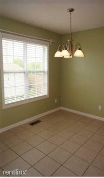 Building Photo - 420 Talon Dr