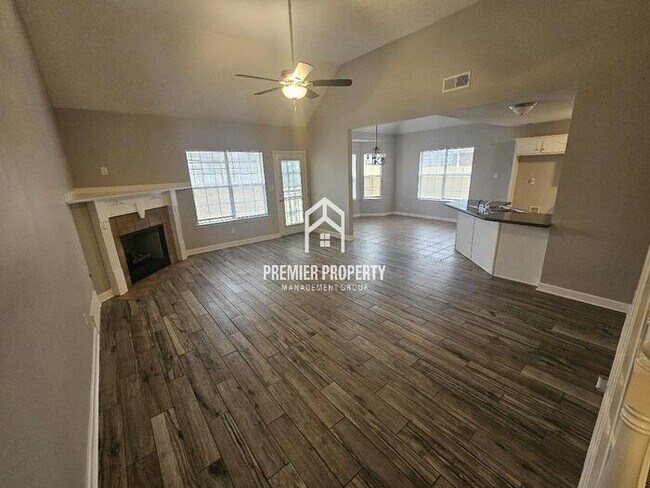 Foto del edificio - 10064 Tally Ho Dr