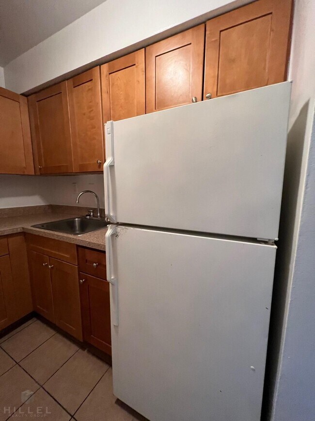Building Photo - Beautiful 1Bed/1Bath in QUEENS VILLAGE!  N...