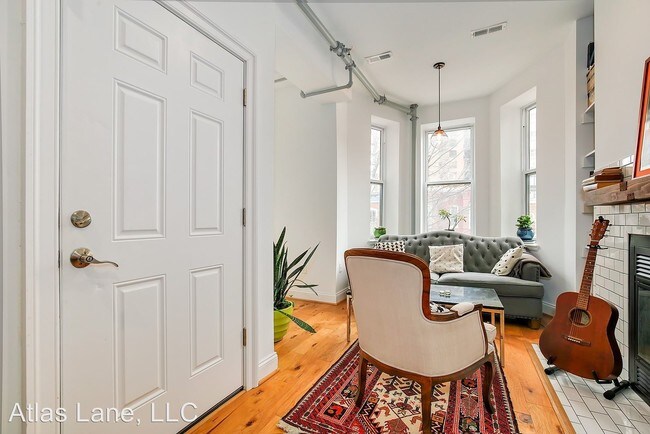 Foto del edificio - 2 br, 2 bath House - 1106 5th St NW #3
