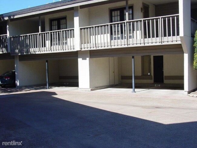 Building Photo - 1 br, 1 bath Condo - 9605 Walnut