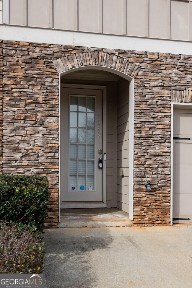 Building Photo - 5068 Longview Walk