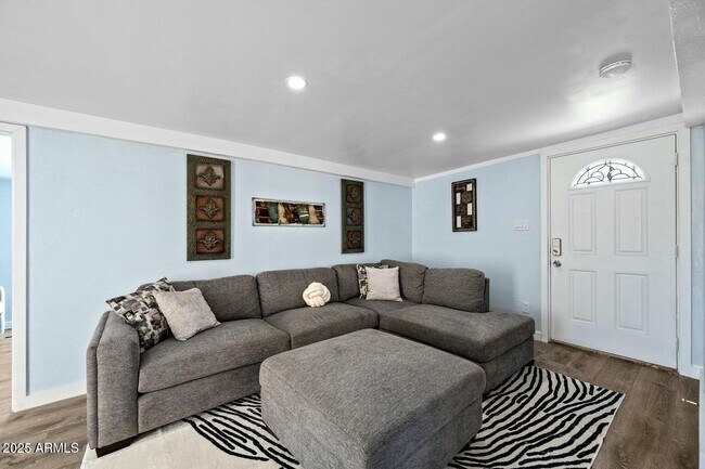 Foto del edificio - 8050 N 11th Pl