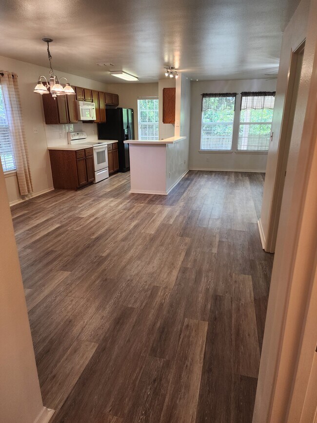 Foto del edificio - 1141 Woodlands Park Dr