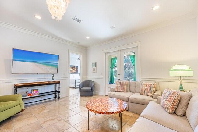 Foto del edificio - 2442 Bungalo Ln